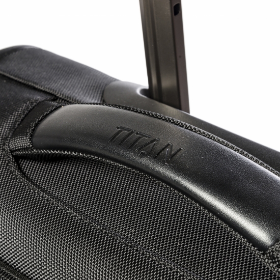 Titan CEO 55cm - Kabinväska Svart