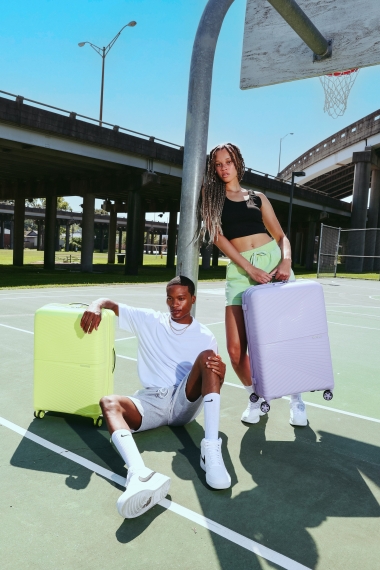 American Tourister Airconic 67cm - Mellomstor Electric Lime