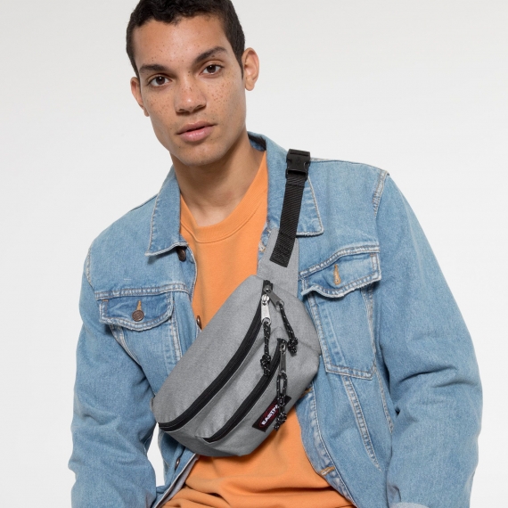 Eastpak Doggy Bag - Midjeveske Sunday Grey