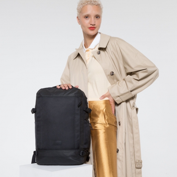 Eastpak Tecum CNNCT - Ryggsekk Medium Svart