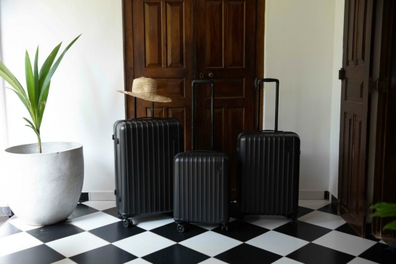 Koffert Printisso Urbane - Mellomstor Galaxy Black