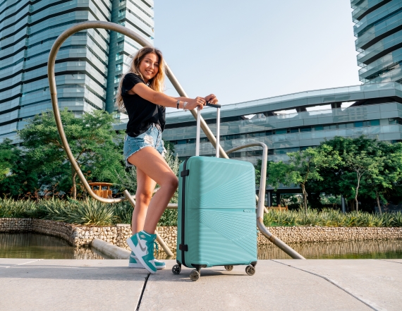 American Tourister Airconic 77cm - Stor Turkis