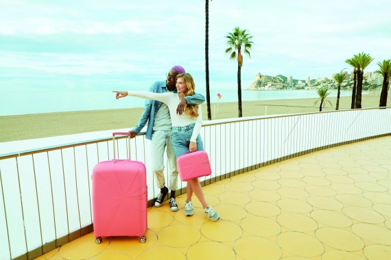 American Tourister Starvibe 77cm - Stor Utvidbar Sun Kissed Coral