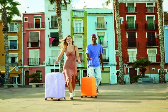 American Tourister Starvibe 67cm - Mellomstor Utvidbar Digital Lavender