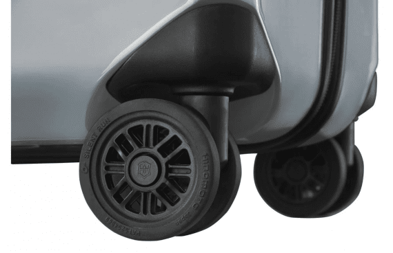 Victorinox Airox 69cm - Mellomstor Sølv